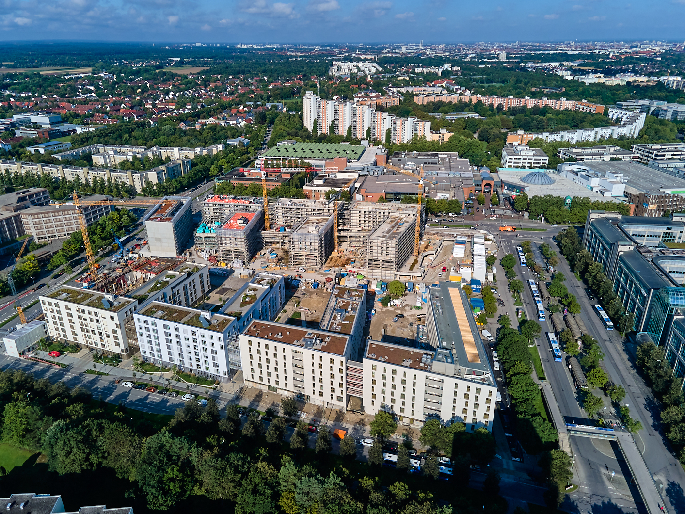August 2021 - Luftaufnahmen vom Alexisquartier in Neuperlach