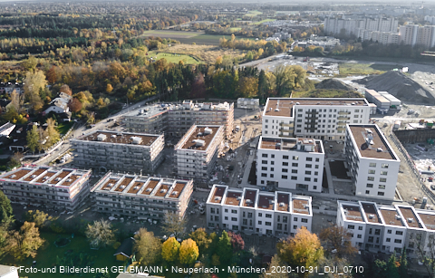 31.10.2020 - DEMOS-Baustelle und BayernHeim-Baustelle Alexiqauartier in Neuperlach