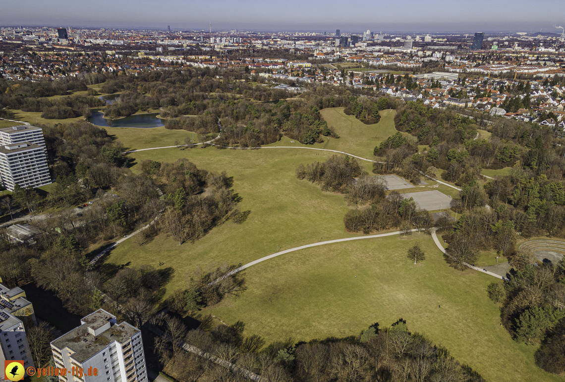 01.03.2021 - Neuperlach mit Quiddezentrum dem Ostpark und Festspielhaus