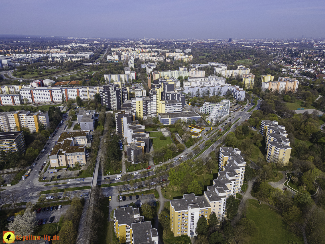 28.04.2021 - Sanierung am  Karl-Marx-Ring 53-57