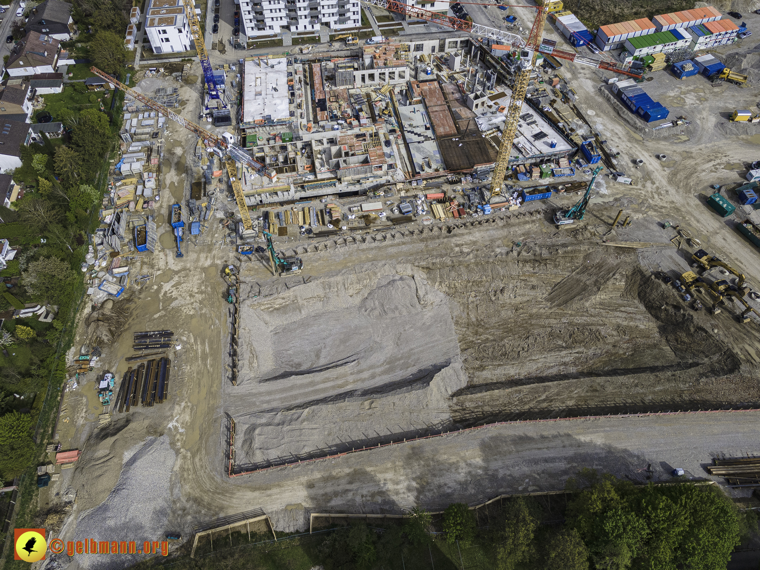 08.05.2021 - Luftbilder der Baustelle Alexisquart und Pandion Verde in Neuperlach