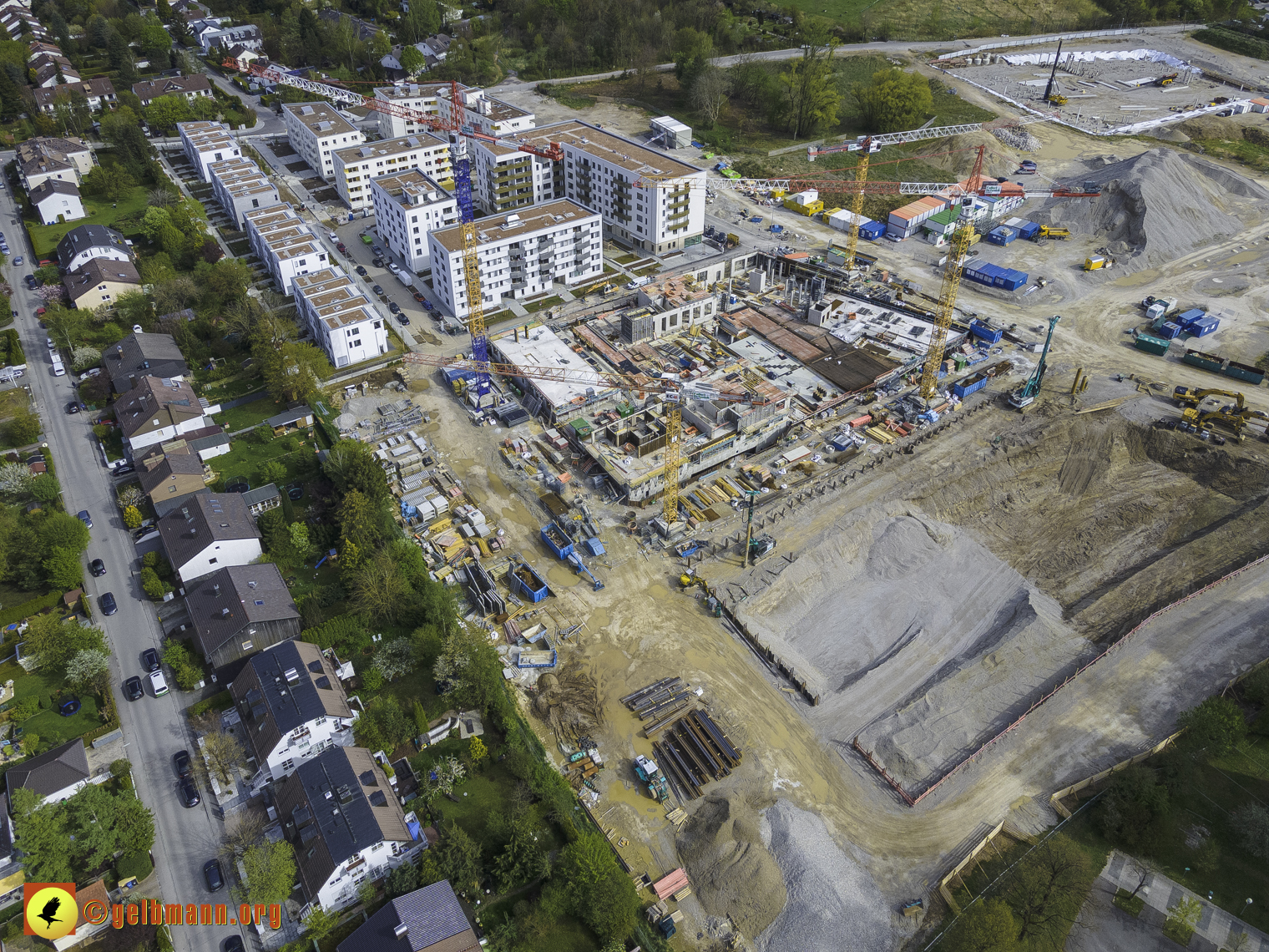 08.05.2021 - Luftbilder der Baustelle Alexisquart und Pandion Verde in Neuperlach