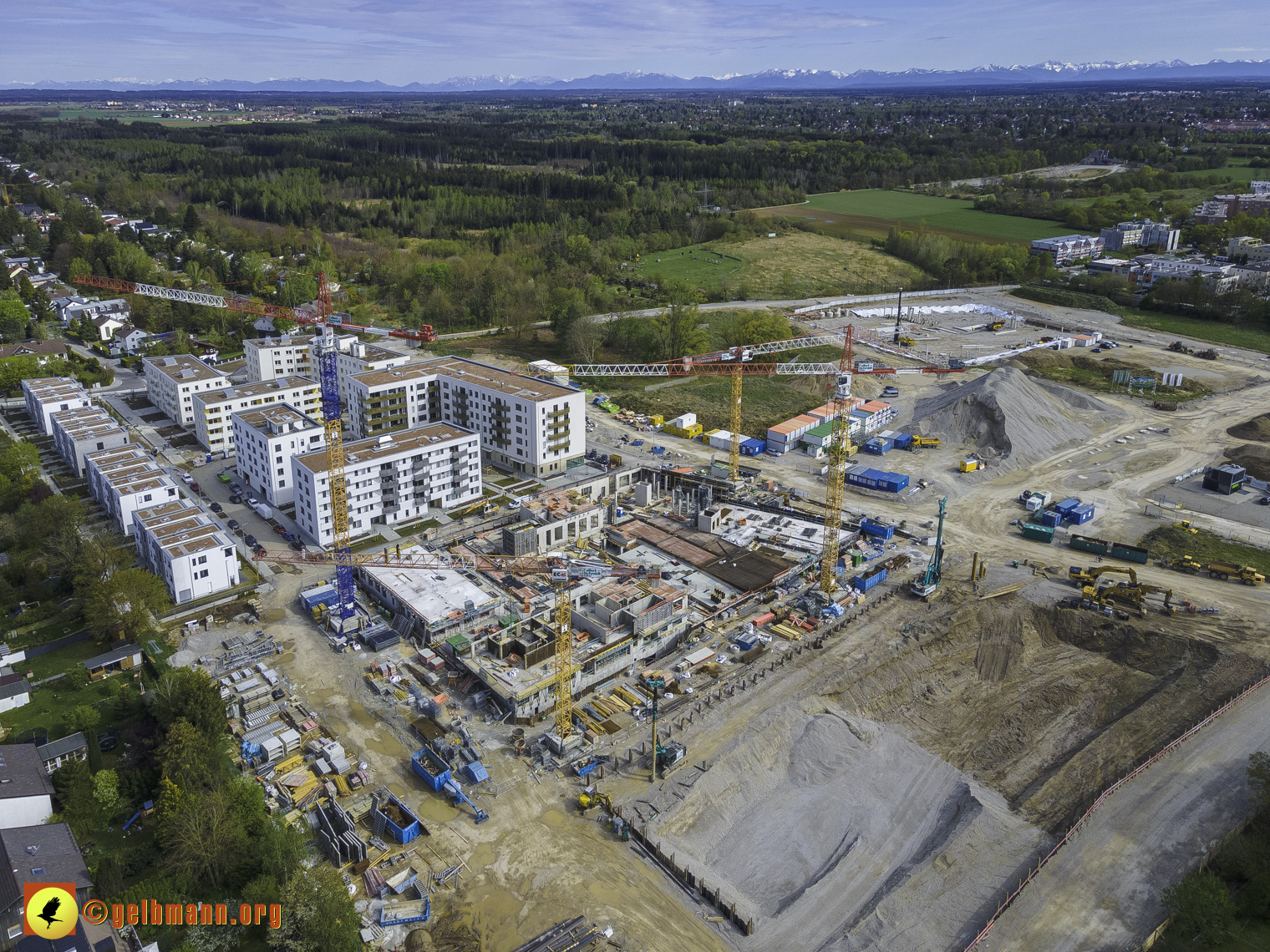 08.05.2021 - Luftbilder der Baustelle Alexisquart und Pandion Verde in Neuperlach