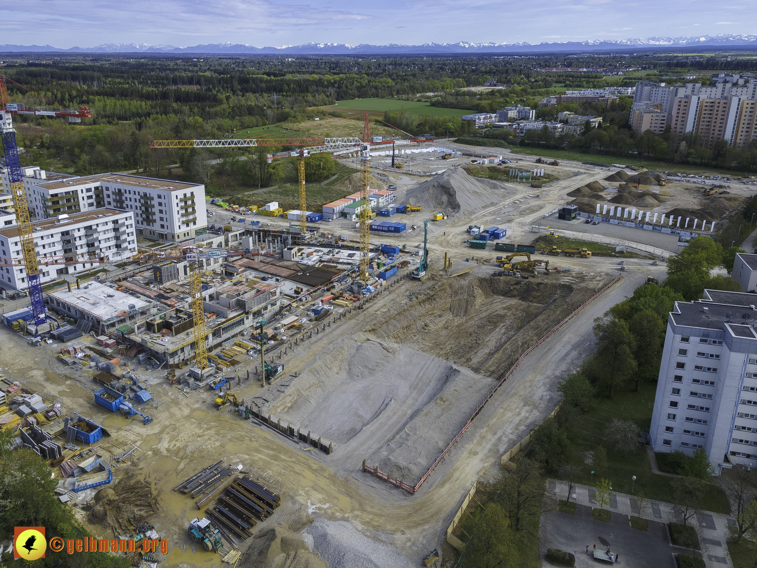 08.05.2021 - Luftbilder der Baustelle Alexisquart und Pandion Verde in Neuperlach
