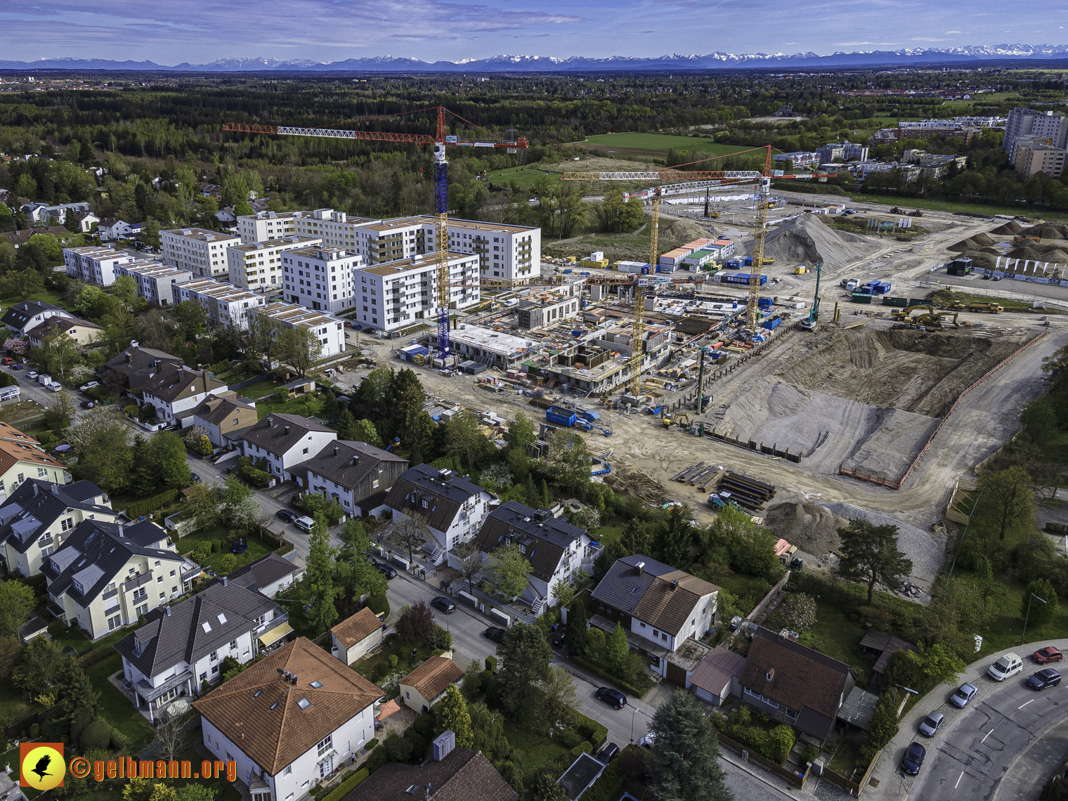 08.05.2021 - Luftbilder der Baustelle Alexisquart und Pandion Verde in Neuperlach