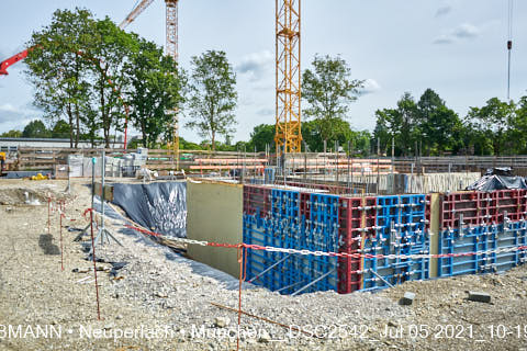 05.07.2021 - neuperlach.org.gelbmann.org zeigt aktuelle Baustellenfotos von der Grundschule am Karl-Marx-Ring in Neuperlach