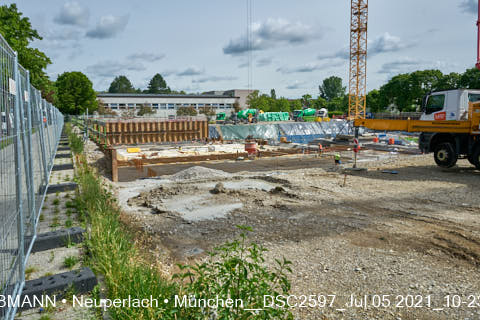 05.07.2021 - neuperlach.org.gelbmann.org zeigt aktuelle Baustellenfotos von der Grundschule am Karl-Marx-Ring in Neuperlach