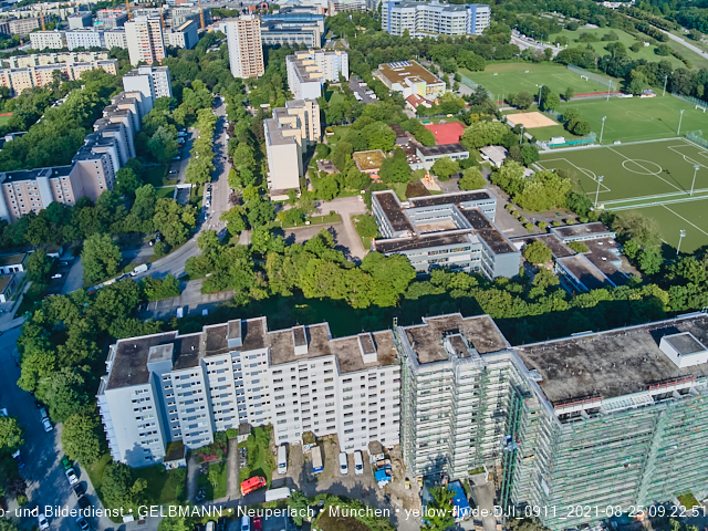 25.08.2021 - Luftaufnahmen und Rundumblick auf das neue Perlach PLaza, der neuen Mitte von Neuperlach