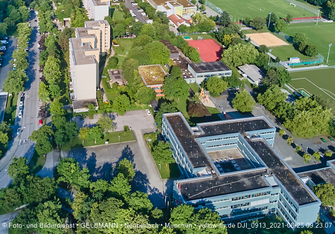 25.08.2021 - Luftaufnahmen und Rundumblick auf das neue Perlach PLaza, der neuen Mitte von Neuperlach