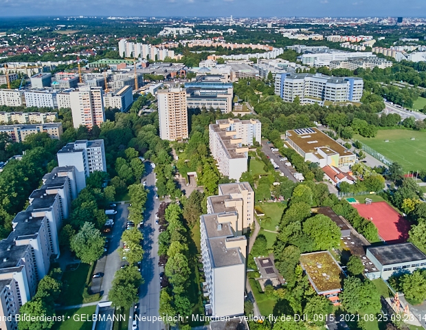 25.08.2021 - Luftaufnahmen und Rundumblick auf das neue Perlach PLaza, der neuen Mitte von Neuperlach