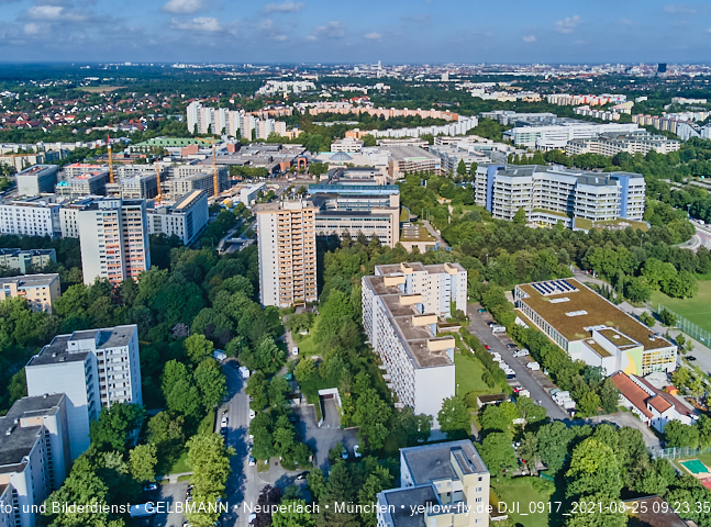 25.08.2021 - Luftaufnahmen und Rundumblick auf das neue Perlach PLaza, der neuen Mitte von Neuperlach