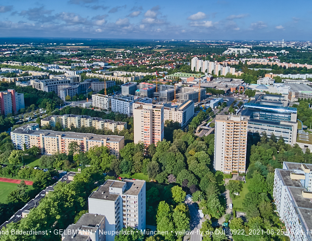 25.08.2021 - Luftaufnahmen und Rundumblick auf das neue Perlach PLaza, der neuen Mitte von Neuperlach