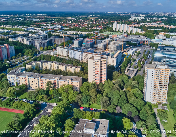 25.08.2021 - Luftaufnahmen und Rundumblick auf das neue Perlach PLaza, der neuen Mitte von Neuperlach