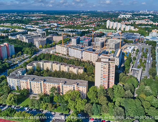 25.08.2021 - Luftaufnahmen und Rundumblick auf das neue Perlach PLaza, der neuen Mitte von Neuperlach