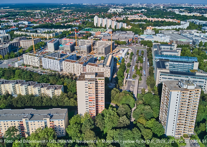 25.08.2021 - Luftaufnahmen und Rundumblick auf das neue Perlach PLaza, der neuen Mitte von Neuperlach