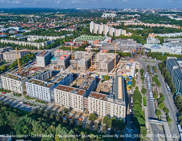 25.08.2021 - Luftaufnahmen und Rundumblick auf das neue Perlach PLaza, der neuen Mitte von Neuperlach