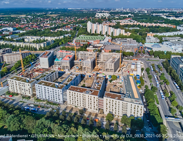 25.08.2021 - Luftaufnahmen und Rundumblick auf das neue Perlach PLaza, der neuen Mitte von Neuperlach