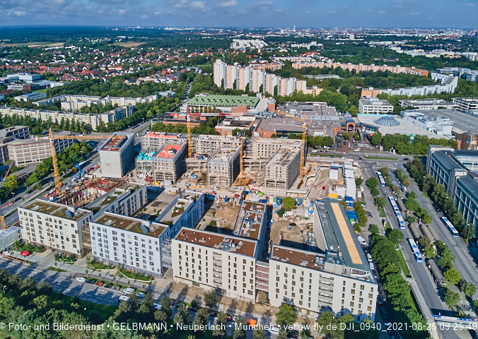 25.08.2021 - Luftaufnahmen und Rundumblick auf das neue Perlach PLaza, der neuen Mitte von Neuperlach