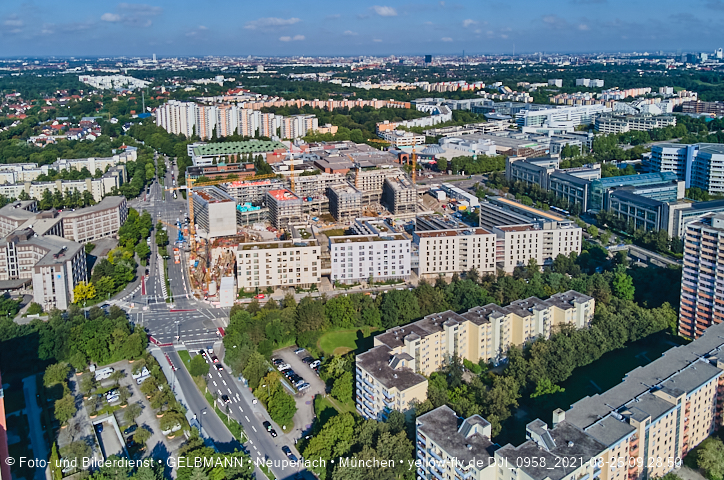 25.08.2021 - Luftaufnahmen und Rundumblick auf das neue Perlach PLaza, der neuen Mitte von Neuperlach