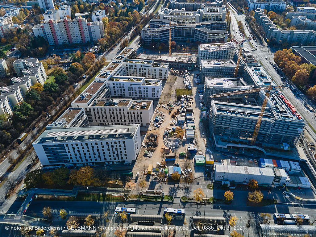 31.10.2021 - Perlach Plaza, die Neue Mitte in Neuperlach