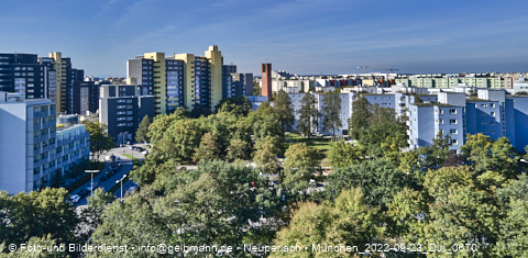 23.09.2022 - Marx-Zentrum, Studentenwohnheim und Wohnanlage Karl-Marx-Ring 52-62 und KMR 53-57c