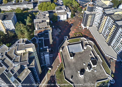 23.09.2022 - Marx-Zentrum, Studentenwohnheim und Wohnanlage Karl-Marx-Ring 52-62 und KMR 53-57c