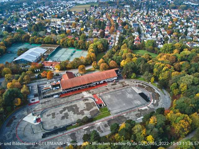 13.10.2022 - der Ostpark mit Biergarten und See in Neuperlach