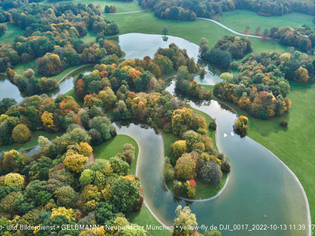 13.10.2022 - der Ostpark mit Biergarten und See in Neuperlach