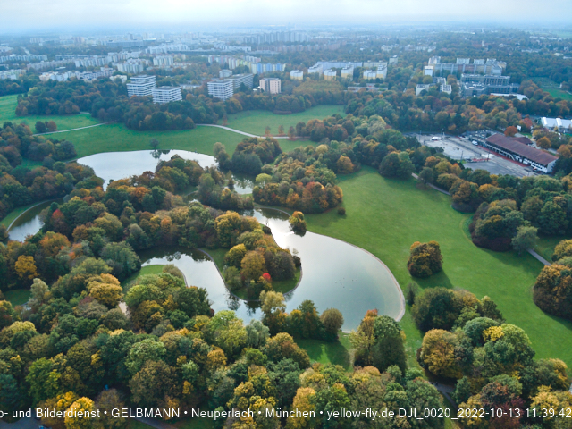 13.10.2022 - der Ostpark mit Biergarten und See in Neuperlach