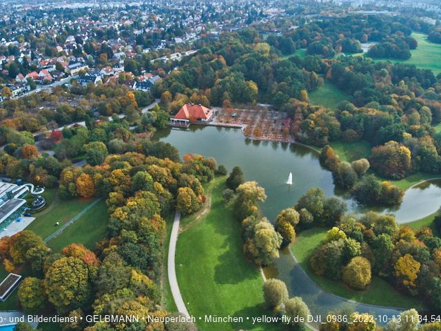 13.10.2022 - der Ostpark mit Biergarten und See in Neuperlach