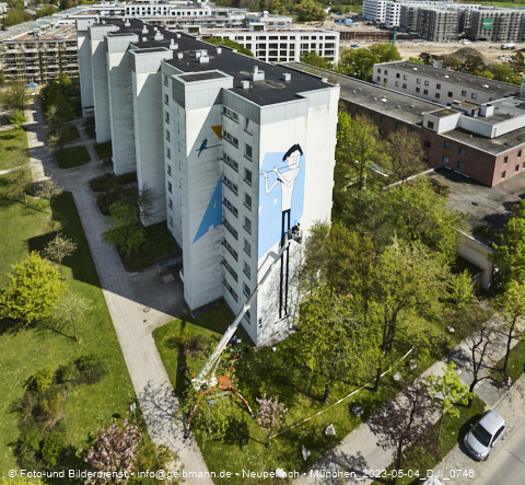 04.05.2023 - Der Blaue Vogel - Wolfgang-Niesner - Der bunte Beton am Karl-Marx-Ring Neuperlach 04.05.2023 - Der Blaue Vogel - Wolfgang-Niesner - Der bunte Beton am Karl-Marx-Ring Neuperlach