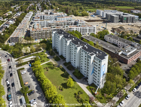04.05.2023 - Der Blaue Vogel - Wolfgang-Niesner - Der bunte Beton am Karl-Marx-Ring Neuperlach 04.05.2023 - Der Blaue Vogel - Wolfgang-Niesner - Der bunte Beton am Karl-Marx-Ring Neuperlach