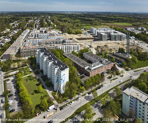 04.05.2023 - Der Blaue Vogel - Wolfgang-Niesner - Der bunte Beton am Karl-Marx-Ring Neuperlach 04.05.2023 - Der Blaue Vogel - Wolfgang-Niesner - Der bunte Beton am Karl-Marx-Ring Neuperlach