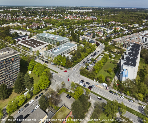 04.05.2023 - Der Blaue Vogel - Wolfgang-Niesner - Der bunte Beton am Karl-Marx-Ring Neuperlach 04.05.2023 - Der Blaue Vogel - Wolfgang-Niesner - Der bunte Beton am Karl-Marx-Ring Neuperlach