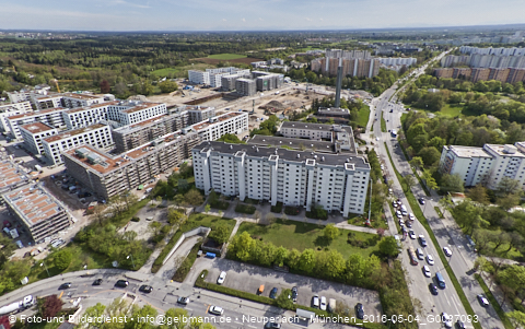 04.05.2023 - Der Blaue Vogel - Wolfgang-Niesner - Der bunte Beton am Karl-Marx-Ring Neuperlach 04.05.2023 - Der Blaue Vogel - Wolfgang-Niesner - Der bunte Beton am Karl-Marx-Ring Neuperlach