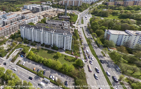 04.05.2023 - Der Blaue Vogel - Wolfgang-Niesner - Der bunte Beton am Karl-Marx-Ring Neuperlach 04.05.2023 - Der Blaue Vogel - Wolfgang-Niesner - Der bunte Beton am Karl-Marx-Ring Neuperlach