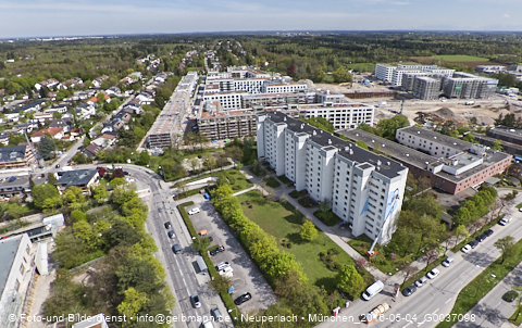 04.05.2023 - Der Blaue Vogel - Wolfgang-Niesner - Der bunte Beton am Karl-Marx-Ring Neuperlach 04.05.2023 - Der Blaue Vogel - Wolfgang-Niesner - Der bunte Beton am Karl-Marx-Ring Neuperlach