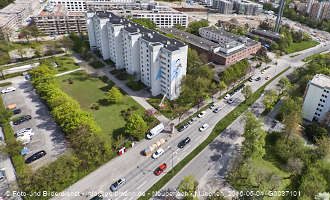 04.05.2023 - Der Blaue Vogel - Wolfgang-Niesner - Der bunte Beton am Karl-Marx-Ring Neuperlach 04.05.2023 - Der Blaue Vogel - Wolfgang-Niesner - Der bunte Beton am Karl-Marx-Ring Neuperlach