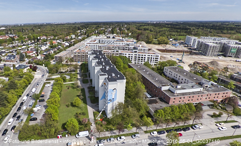 04.05.2023 - Der Blaue Vogel - Wolfgang-Niesner - Der bunte Beton am Karl-Marx-Ring Neuperlach 04.05.2023 - Der Blaue Vogel - Wolfgang-Niesner - Der bunte Beton am Karl-Marx-Ring Neuperlach