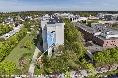 04.05.2023 - Der Blaue Vogel - Wolfgang-Niesner - Der bunte Beton am Karl-Marx-Ring Neuperlach 04.05.2023 - Der Blaue Vogel - Wolfgang-Niesner - Der bunte Beton am Karl-Marx-Ring Neuperlach