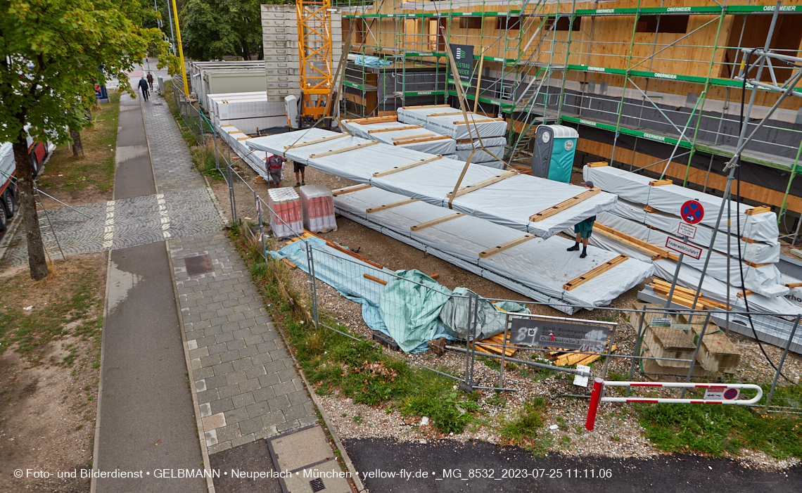 25.07.2023 - neue Wände für das Haus für Kinder in Neuperlach
