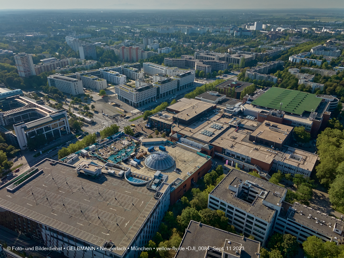 11.09.2023 - Der Wohnring und das ehemalige Allianzgebäude in Neuperlach 11.09.2023 - Der Wohnring und das ehemalige Allianzgebäude in Neuperlach