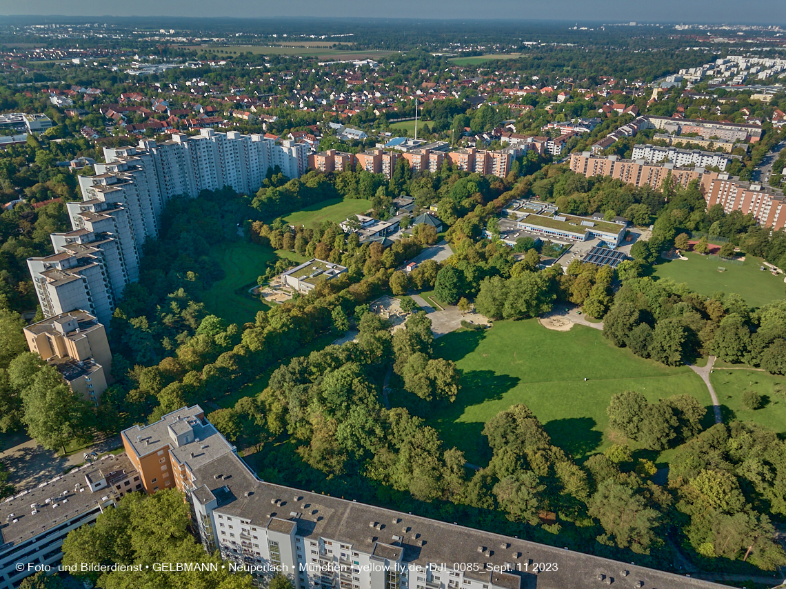 11.09.2023 - Der Wohnring und das ehemalige Allianzgebäude in Neuperlach 11.09.2023 - Der Wohnring und das ehemalige Allianzgebäude in Neuperlach