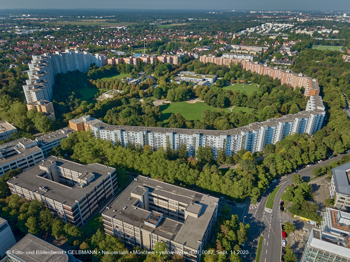 11.09.2023 - Der Wohnring und das ehemalige Allianzgebäude in Neuperlach 11.09.2023 - Der Wohnring und das ehemalige Allianzgebäude in Neuperlach