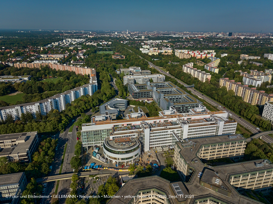 11.09.2023 - Der Wohnring und das ehemalige Allianzgebäude in Neuperlach 11.09.2023 - Der Wohnring und das ehemalige Allianzgebäude in Neuperlach