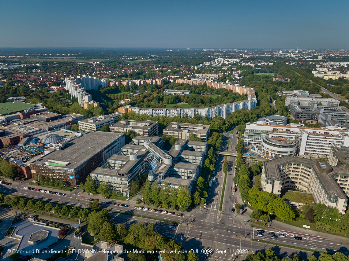 11.09.2023 - Der Wohnring und das ehemalige Allianzgebäude in Neuperlach 11.09.2023 - Der Wohnring und das ehemalige Allianzgebäude in Neuperlach