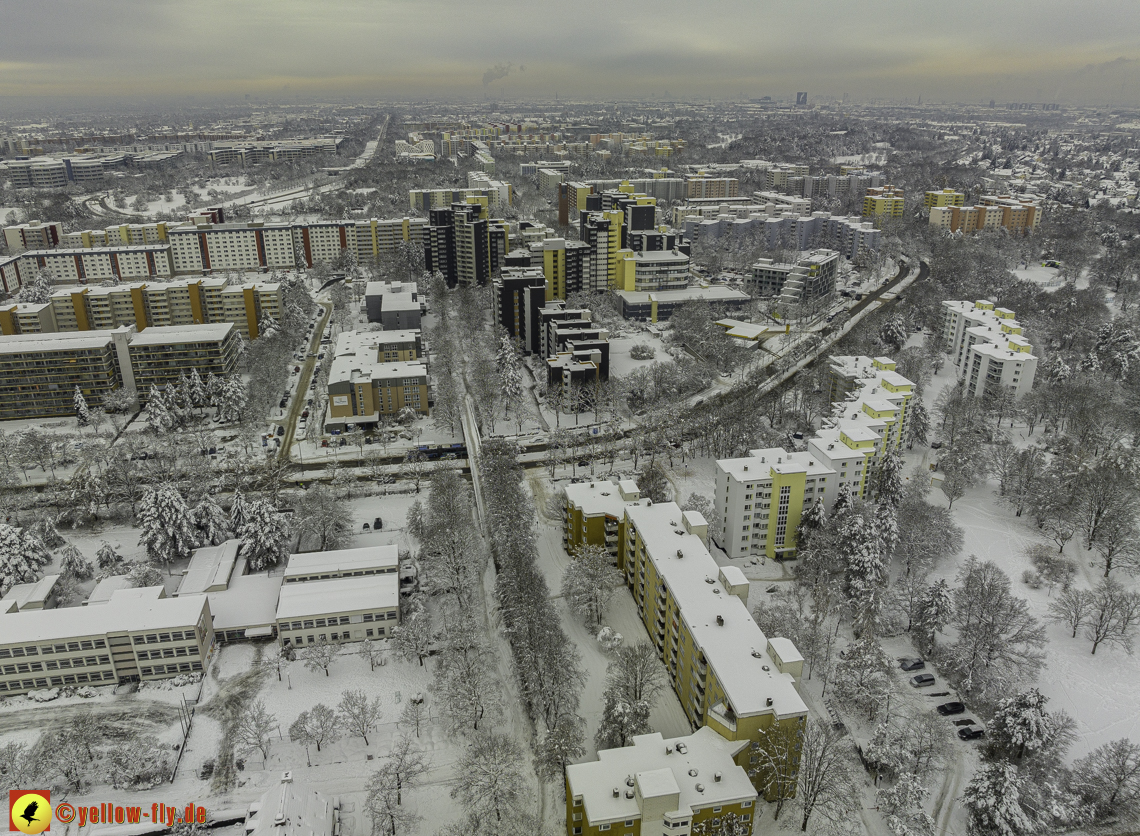 05.12.2021 - Karl-Marx-Ring und Marx-Zentrum in Neuperlach