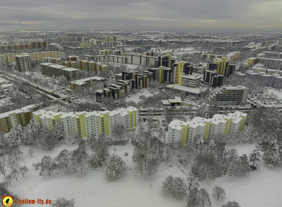 05.12.2021 - Karl-Marx-Ring und Marx-Zentrum in Neuperlach
