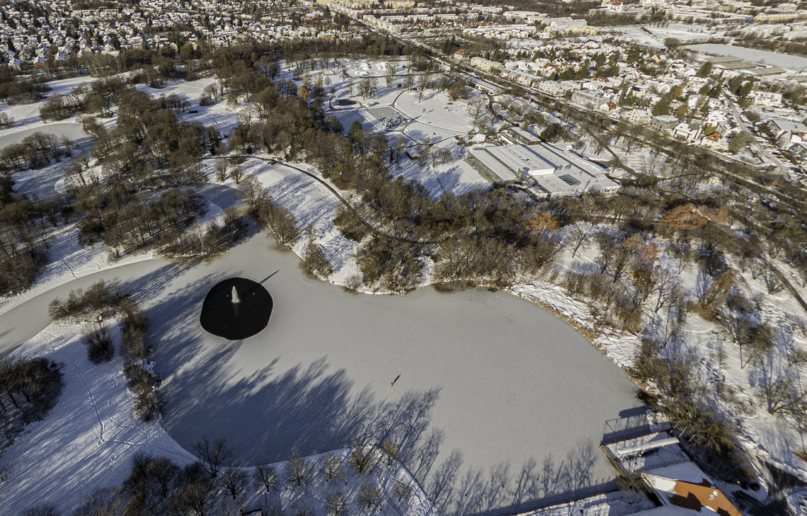 06.12.2021 - der Ostpark mit Schnee im Winter 2023 in Neuperlach