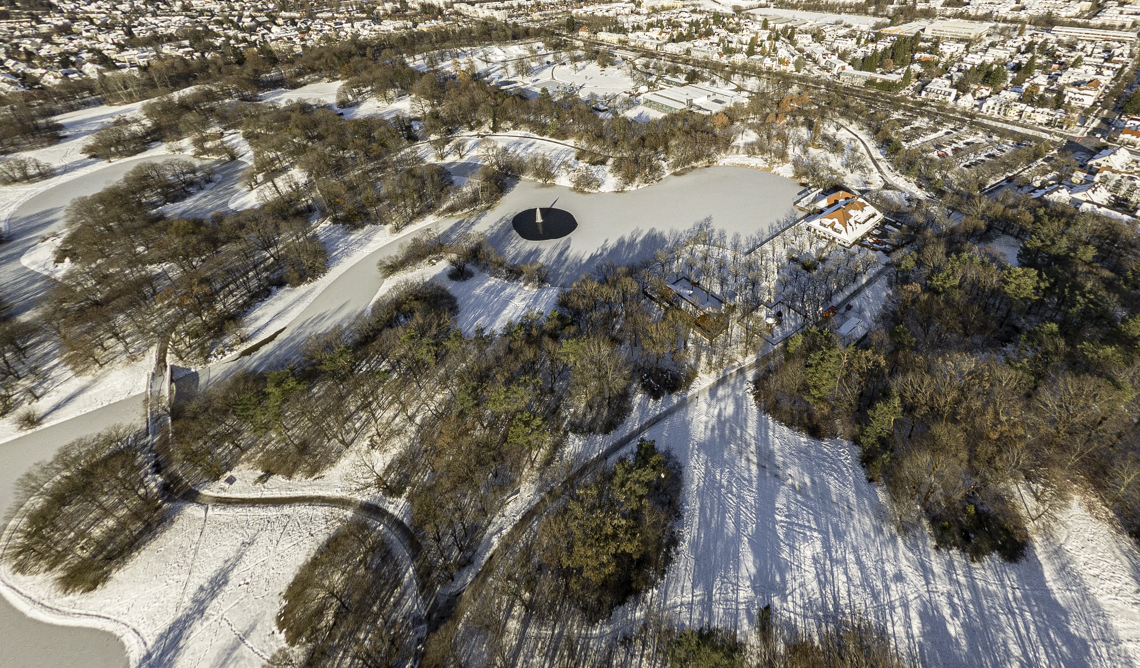 06.12.2021 - der Ostpark mit Schnee im Winter 2023 in Neuperlach